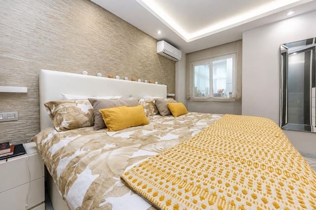 2 bedroom Apartment for sale in Sitio de Calahonda, Mijas with pool - € 345,000 (Ref: 9962705)