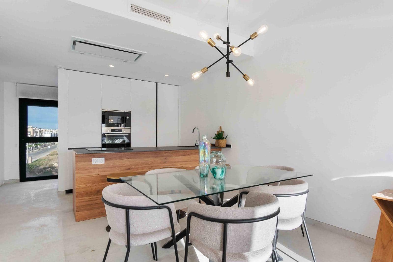 2 soverom Penthouse til salgs i Torrevieja med svømmebasseng garasje - € 399 000 (Ref: 8848136)