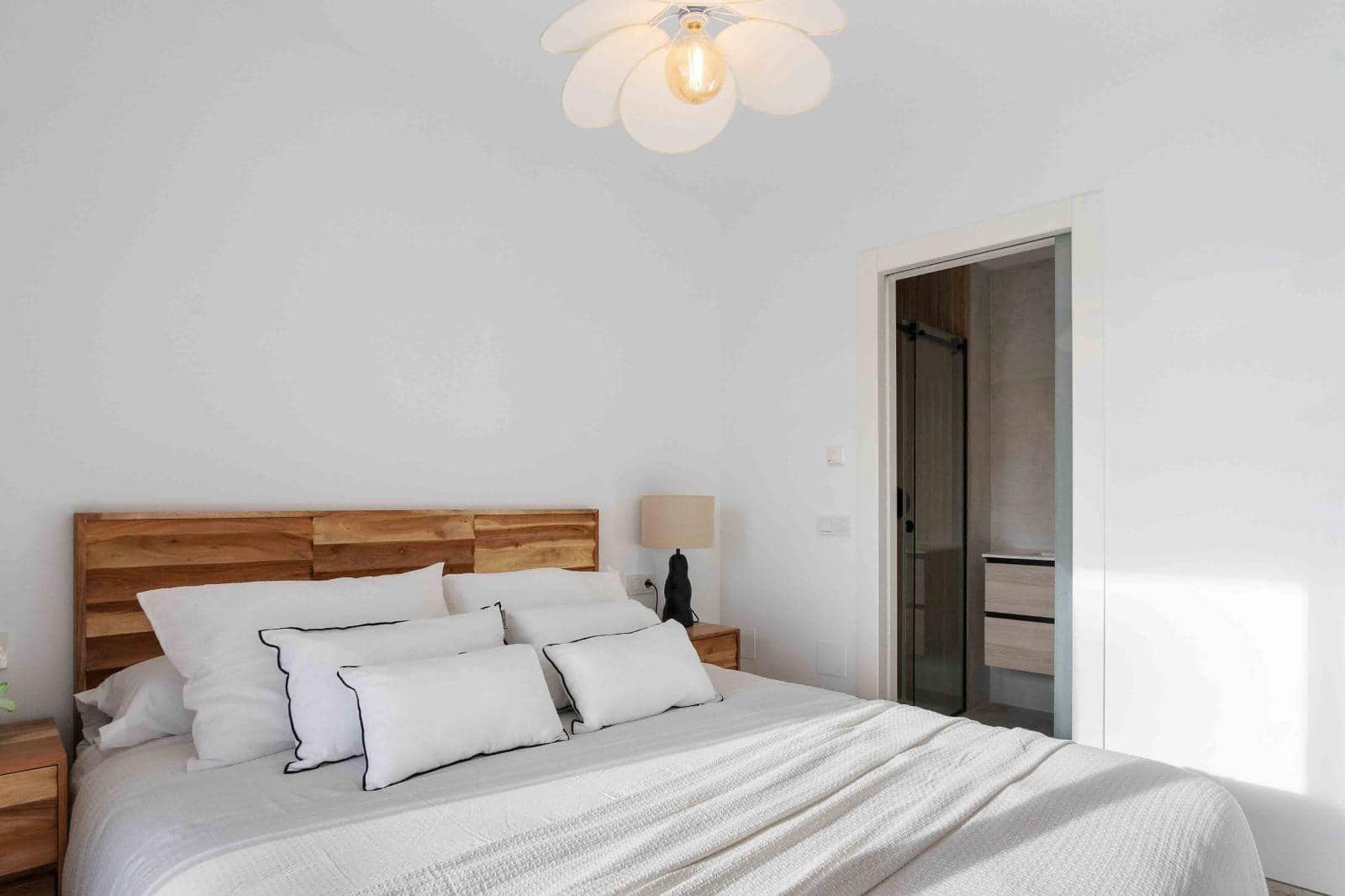 2 soverom Penthouse til salgs i Torrevieja med svømmebasseng garasje - € 399 000 (Ref: 8848136)