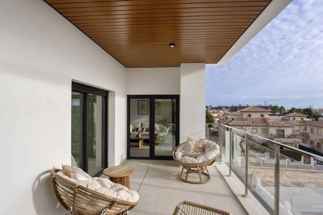 2 soverom Penthouse til salgs i Torrevieja med svømmebasseng garasje - € 399 000 (Ref: 8848136)