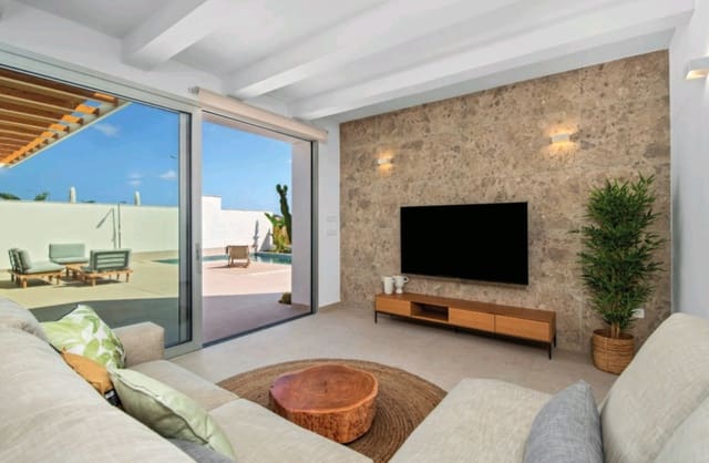 Adosado de 3 habitaciones en Dolores en venta con piscina - 459.900 € (Ref: 9869509)