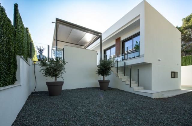 3 slaapkamer Villa te koop in Alicante stad met zwembad - € 845.000 (Ref: 9892889)
