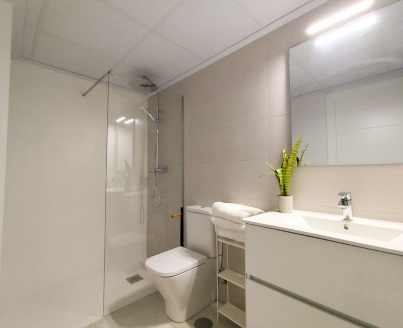Apartament na sprzedaż w Cox z basenem garażem - 209 000 € (Ref: 9899804)