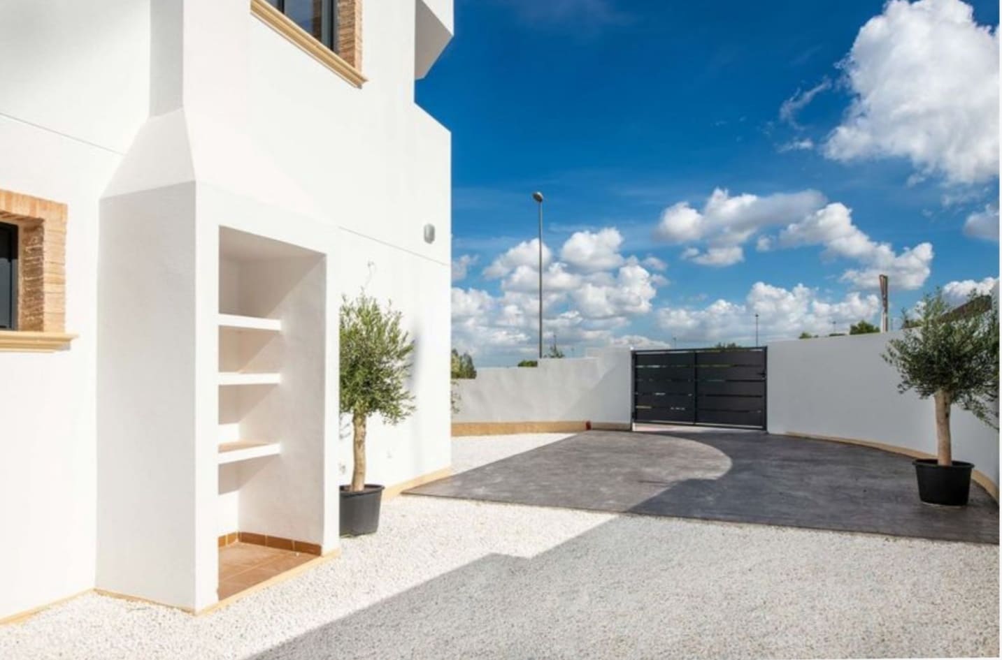3 quarto Moradia em Banda para venda em Cox com piscina - 255 000 € (Ref: 9899805)