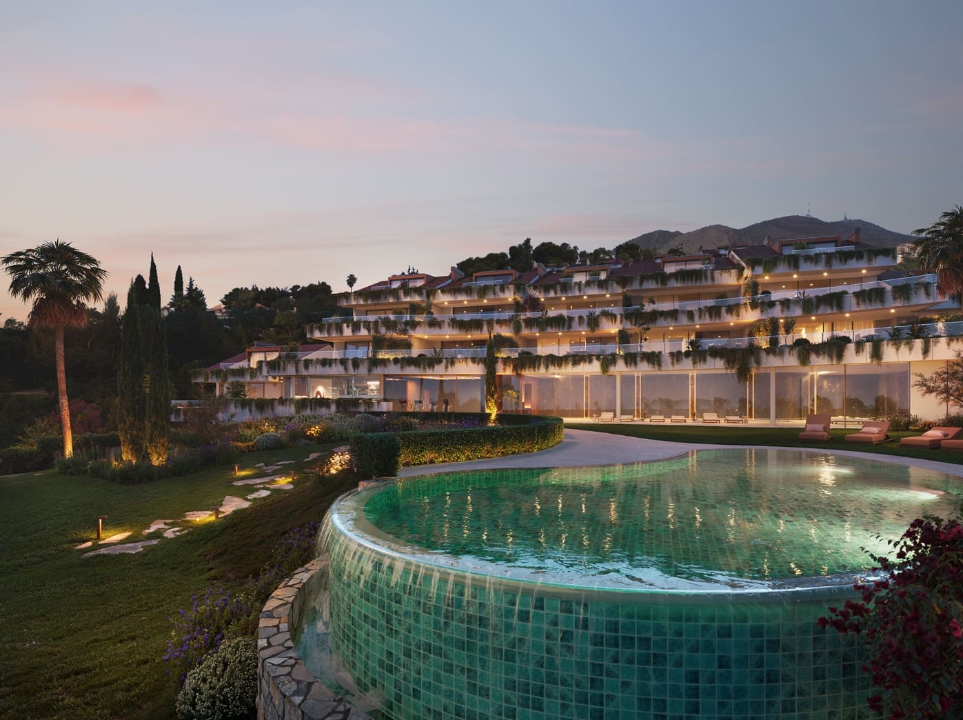 3 sypialnia Apartament przy plaży na sprzedaż w Benalmadena z basenem garażem - 800 000 € (Ref: 9562317)