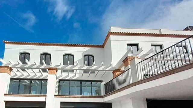 2 sovrum Radhus till salu i Torrox med pool garage - 347 000 € (Ref: 9562328)