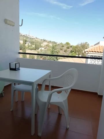 2 soveværelse Strandlejlighed til leje i Benalmádena med swimmingpool garage - € 1.300 (Ref: 9562334)
