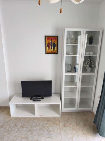 2 soveværelse Strandlejlighed til leje i Benalmádena med swimmingpool garage - € 1.300 (Ref: 9562334)