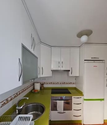 2 soveværelse Strandlejlighed til leje i Málaga by - € 1.300 (Ref: 9562335)