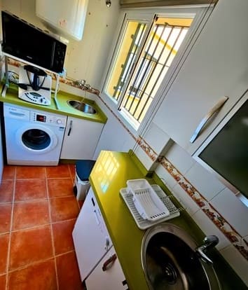 2 soveværelse Strandlejlighed til leje i Málaga by - € 1.300 (Ref: 9562335)