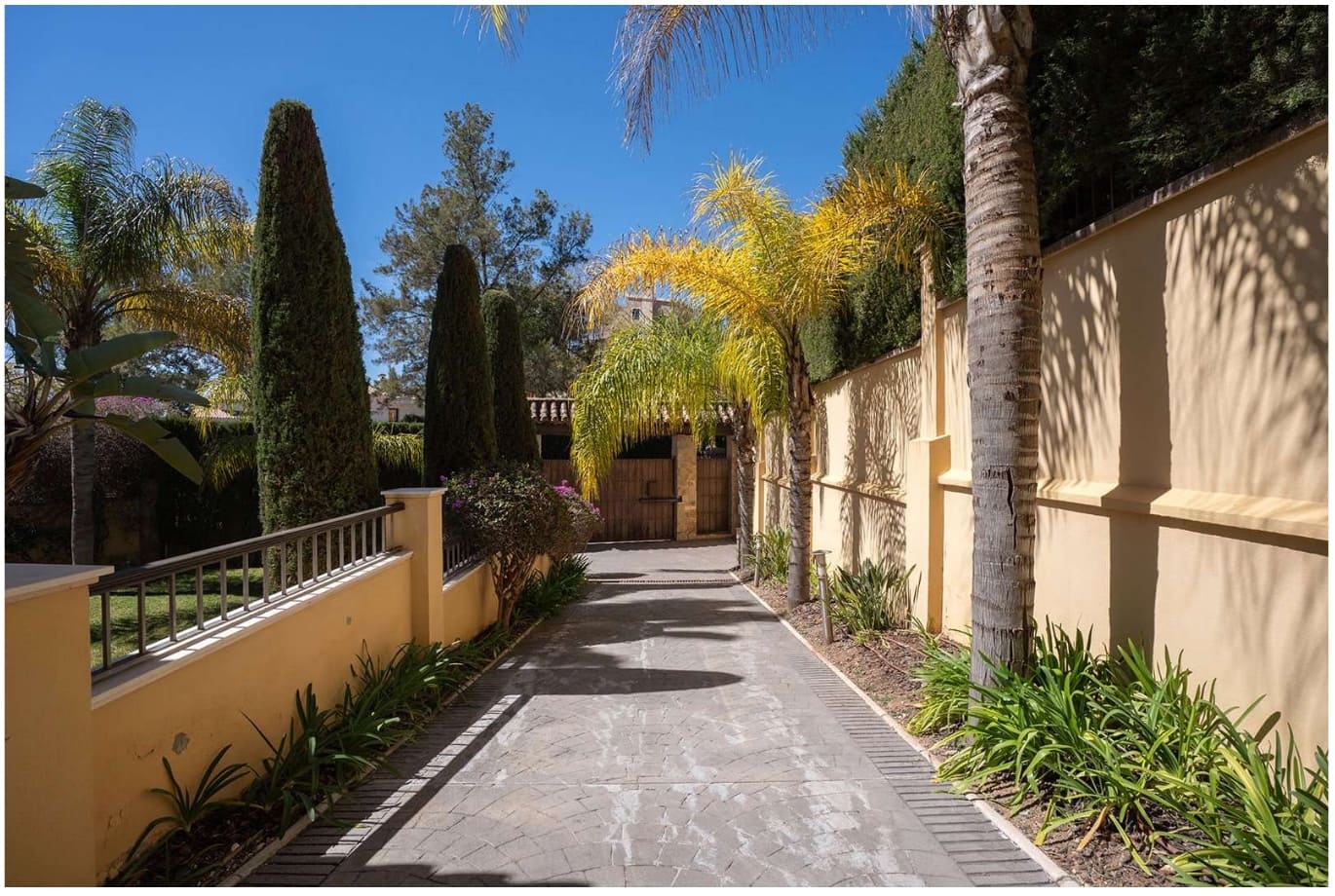 5 soveværelse Villa til salg i Malaga by med swimmingpool - € 1.600.000 (Ref: 9562364)