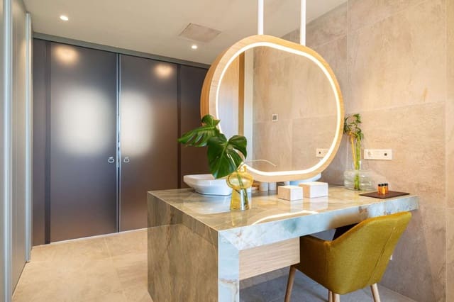 2 camera da letto Appartamento sulla Spiaggia in vendita in El Higuerón, Fuengirola con piscina - 2.750.000 € (Rif: 9562373)