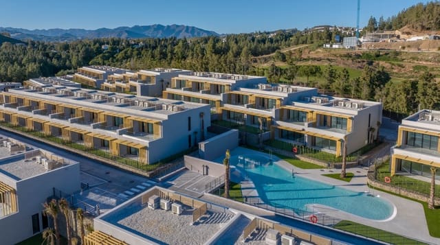 3 soveværelse Rækkehus til salg i El Faro de Calaburra - Chaparral, Mijas med swimmingpool garage - € 891.000 (Ref: 9562384)