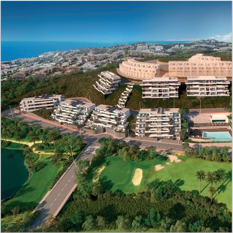 2 slaapkamer Strandappartement te koop in Mijas met zwembad - € 890.000 (Ref: 9562397)