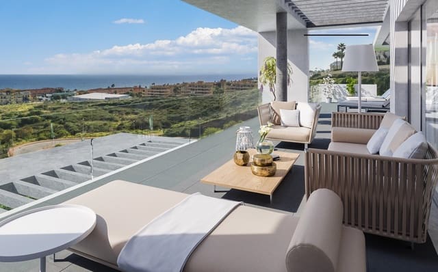 2 slaapkamer Strandappartement te koop in Mijas met zwembad - € 890.000 (Ref: 9562397)