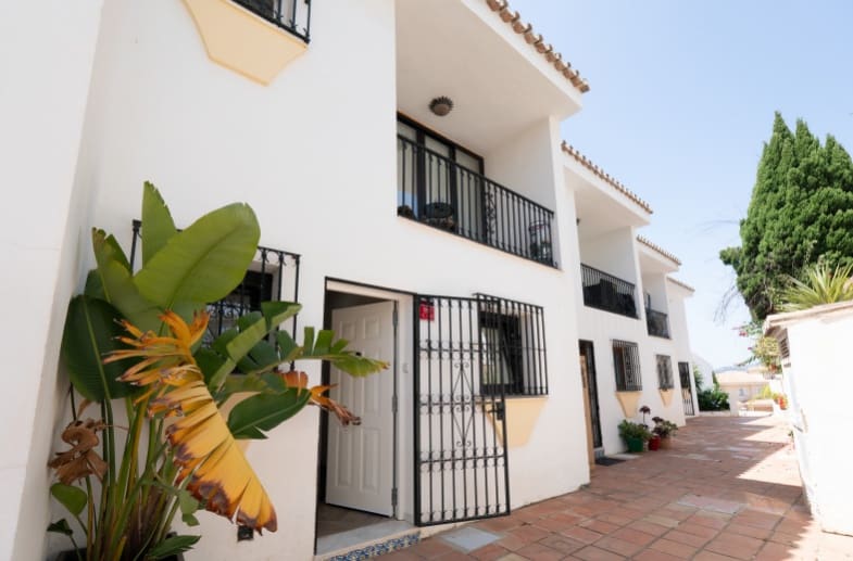 Adosado de 2 habitaciones en Mijas en venta con piscina - 435.000 € (Ref: 9562444)