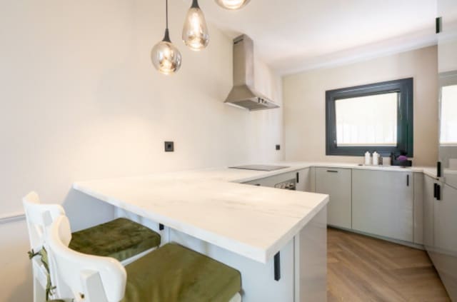 2 sovrum Radhus till salu i Mijas med pool - 435 000 € (Ref: 9562444)