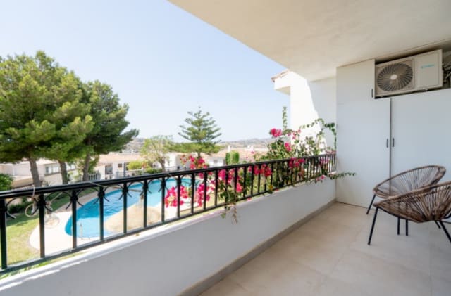 2 sovrum Radhus till salu i Mijas med pool - 435 000 € (Ref: 9562444)