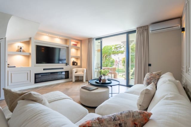 2 sovrum Radhus till salu i Mijas med pool - 435 000 € (Ref: 9562444)