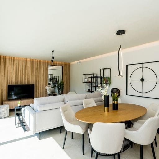 3 sypialnia Apartament przy plaży na sprzedaż w Nueva Andalucia z basenem - 950 000 € (Ref: 9562447)