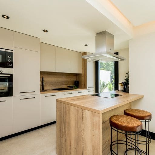 3 sypialnia Apartament przy plaży na sprzedaż w Nueva Andalucia z basenem - 950 000 € (Ref: 9562447)