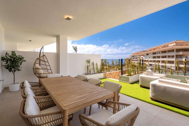 2 soveværelse Strandlejlighed til salg i Fuengirola med swimmingpool garage - € 720.000 (Ref: 9562449)
