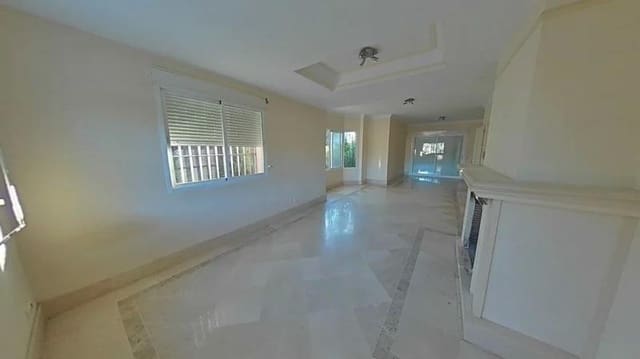 5 bedroom Villa for sale in Marbella with pool garage - € 1,851,000 (Ref: 9562451)