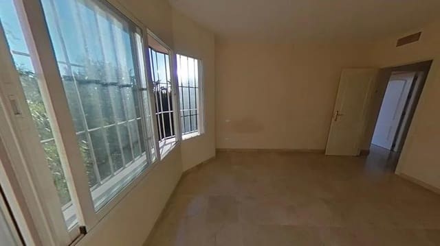 5 bedroom Villa for sale in Marbella with pool garage - € 1,851,000 (Ref: 9562451)