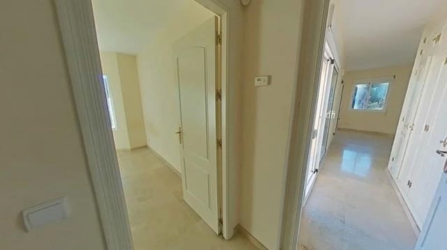 5 bedroom Villa for sale in Marbella with pool garage - € 1,851,000 (Ref: 9562451)