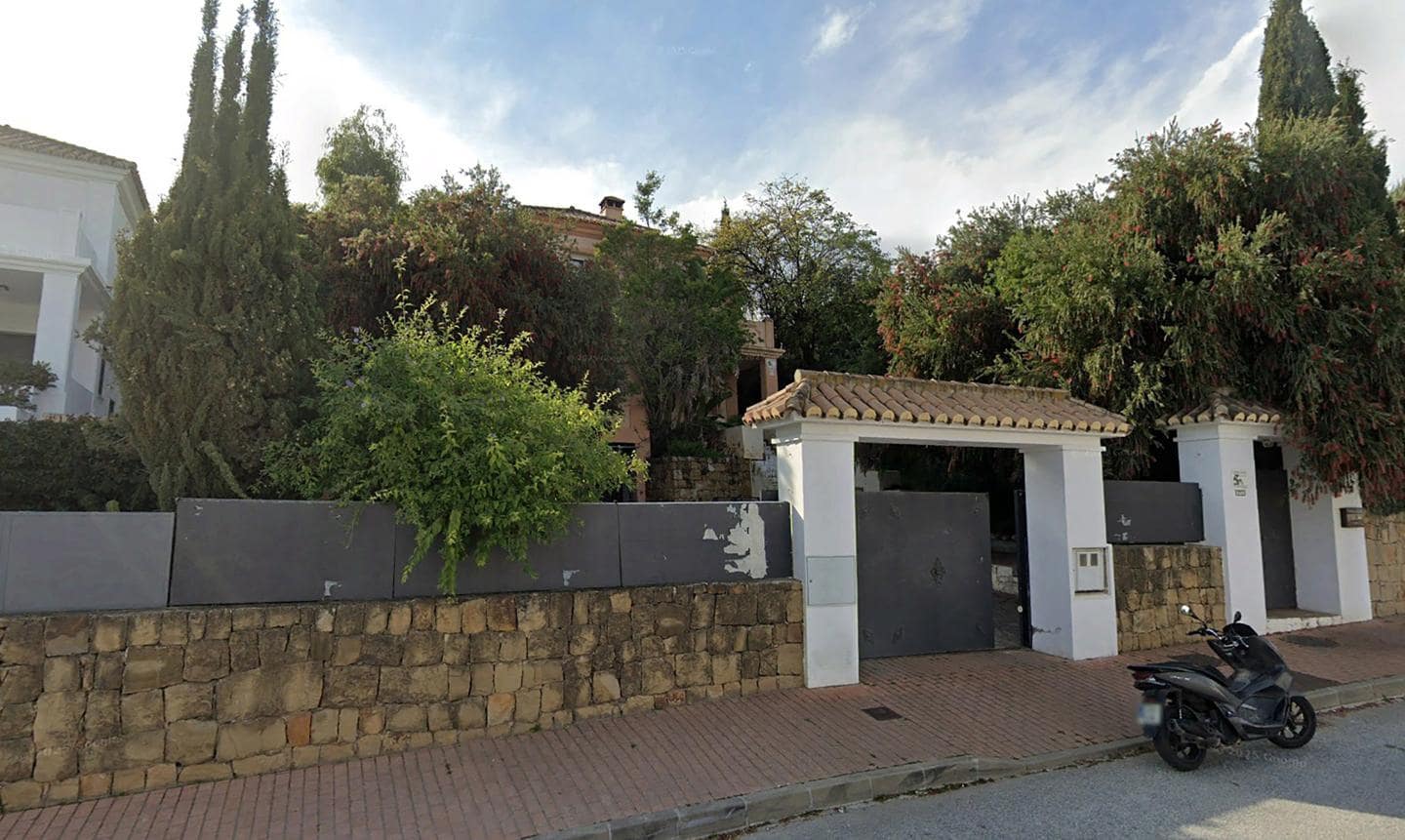 5 soveværelse Villa til salg i Marbella med swimmingpool garage - € 1.851.000 (Ref: 9562451)