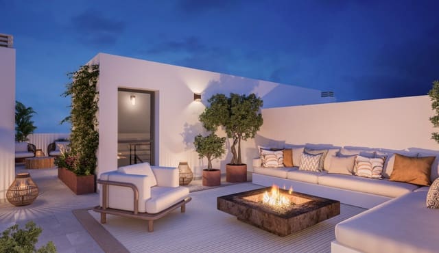 4 sovrum Radhus till salu i Málaga stad med pool garage - 443 000 € (Ref: 9562455)