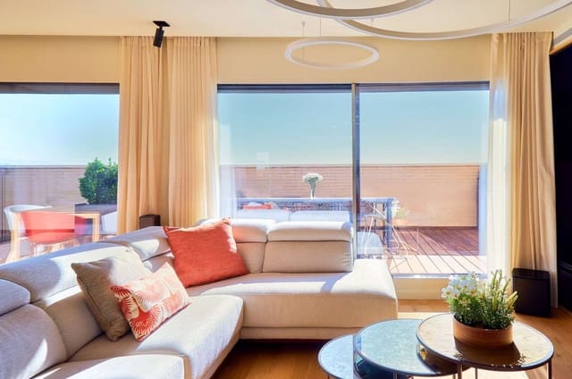 4 soveværelse Strandlejlighed til salg i Málaga by med swimmingpool garage - € 3.300.000 (Ref: 9562482)