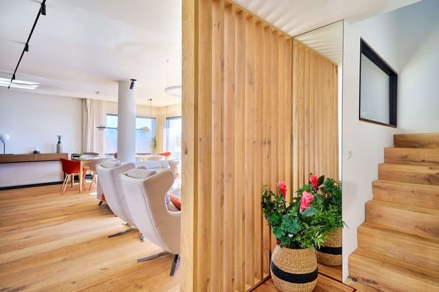 4 soveværelse Strandlejlighed til salg i Málaga by med swimmingpool garage - € 3.300.000 (Ref: 9562482)