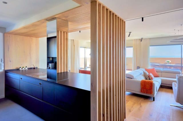 4 soveværelse Strandlejlighed til salg i Málaga by med swimmingpool garage - € 3.300.000 (Ref: 9562482)