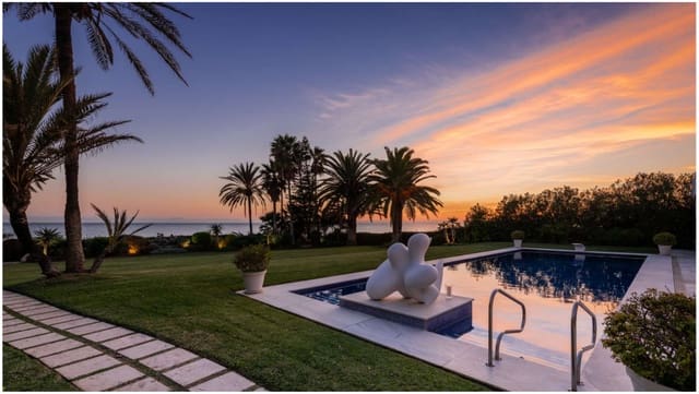 5 bedroom Villa for sale in Marbella with pool - € 20,000,000 (Ref: 9562486)