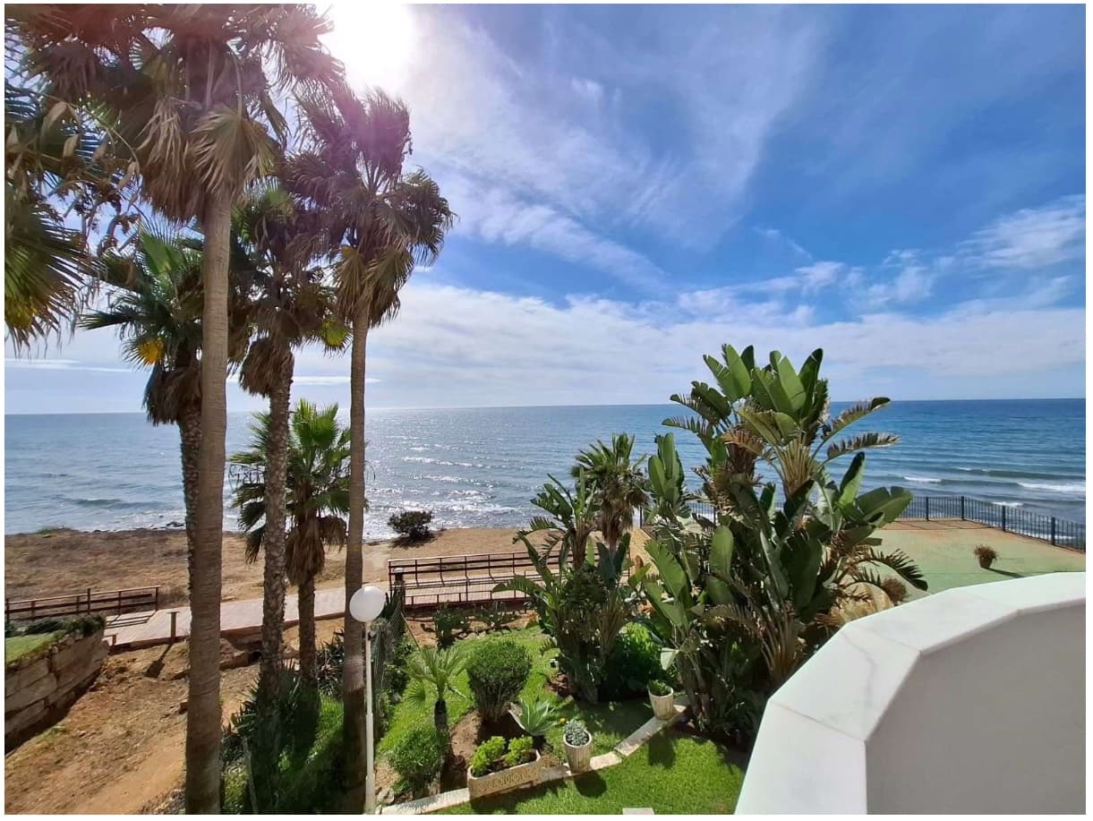 2 slaapkamer Strandappartement te koop in Mijas met zwembad - € 498.000 (Ref: 9562487)