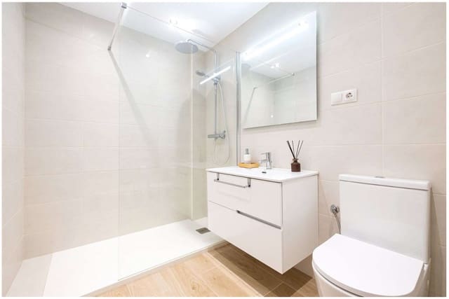 2 slaapkamer Strandappartement te koop in Mijas met zwembad - € 280.000 (Ref: 9562488)