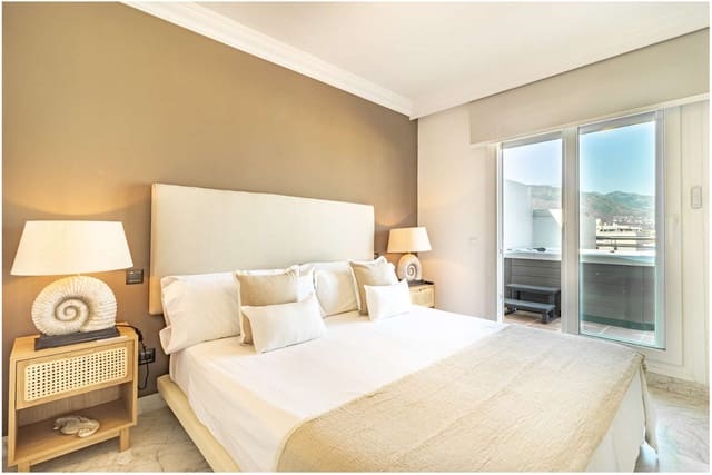 3 bedroom Beach Apartment for sale in Marbella - € 2,300,000 (Ref: 9562493)