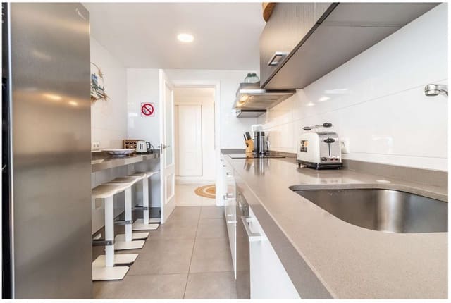 3 bedroom Beach Apartment for sale in Marbella - € 2,300,000 (Ref: 9562493)