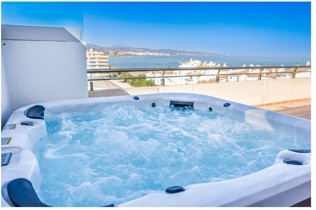 3 bedroom Beach Apartment for sale in Marbella - € 2,300,000 (Ref: 9562493)