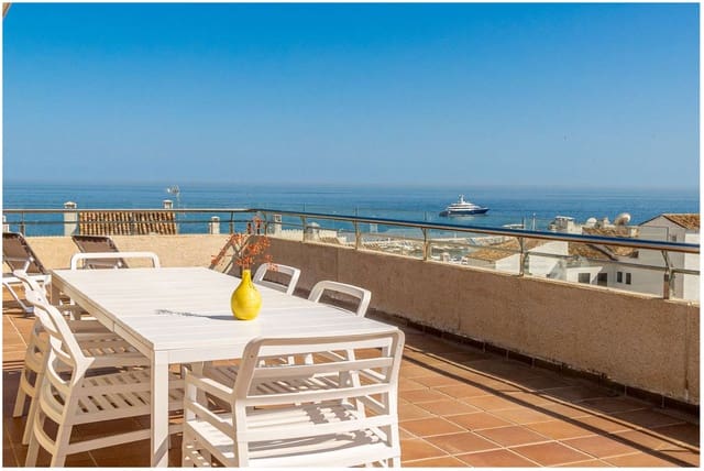 3 bedroom Beach Apartment for sale in Marbella - € 2,300,000 (Ref: 9562493)