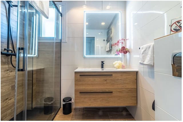 3 bedroom Beach Apartment for sale in Marbella - € 2,300,000 (Ref: 9562493)