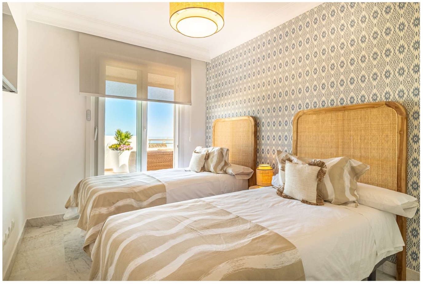 3 slaapkamer Strandappartement te koop in Marbella - € 2.300.000 (Ref: 9562493)