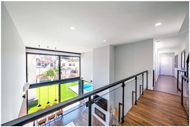 6 makuuhuone Huvila myytävänä paikassa Torremolinos mukana uima-altaan - 1 850 000 € (Ref: 9562497)