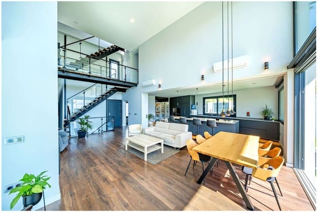 6 makuuhuone Huvila myytävänä paikassa Torremolinos mukana uima-altaan - 1 850 000 € (Ref: 9562497)