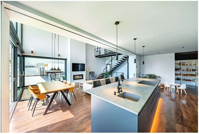 6 makuuhuone Huvila myytävänä paikassa Torremolinos mukana uima-altaan - 1 850 000 € (Ref: 9562497)