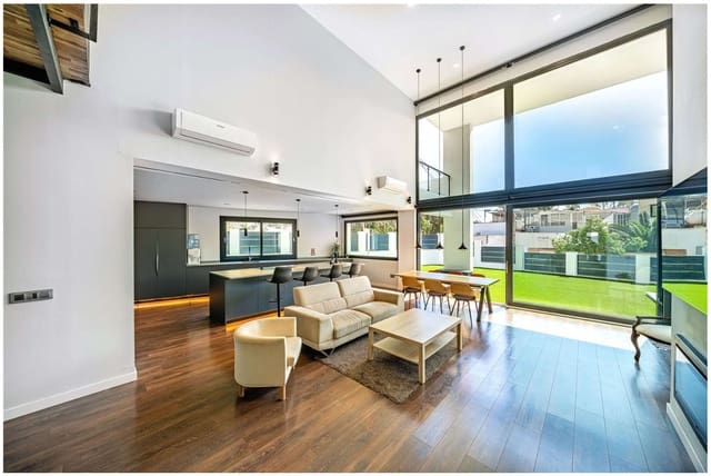 6 makuuhuone Huvila myytävänä paikassa Torremolinos mukana uima-altaan - 1 850 000 € (Ref: 9562497)