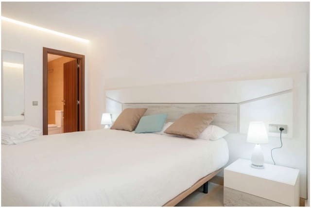 3 camera da letto Appartamento sulla Spiaggia in vendita in Marbella con piscina - 665.000 € (Rif: 9562498)