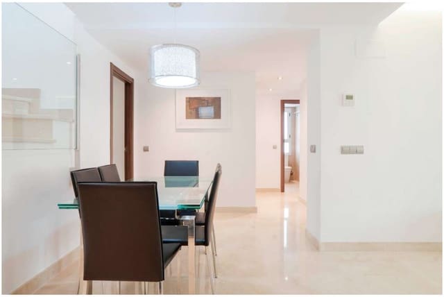 3 camera da letto Appartamento sulla Spiaggia in vendita in Marbella con piscina - 665.000 € (Rif: 9562498)