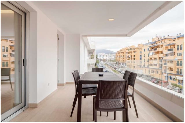 3 camera da letto Appartamento sulla Spiaggia in vendita in Marbella con piscina - 665.000 € (Rif: 9562498)